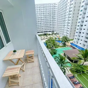 Shore Residences Tower D Aparthotel